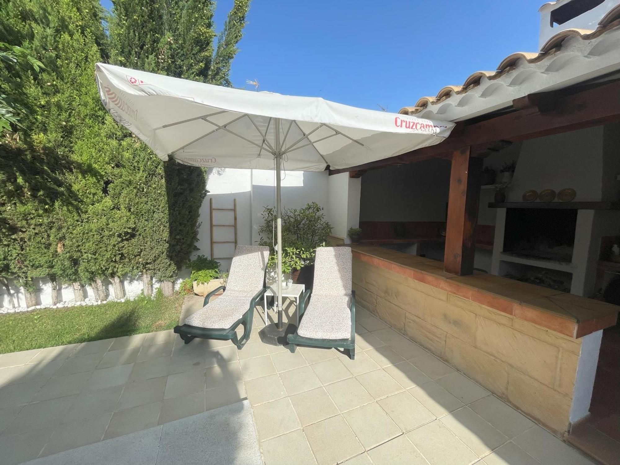 Paraiso Parchis Ferienhaus Motilleja